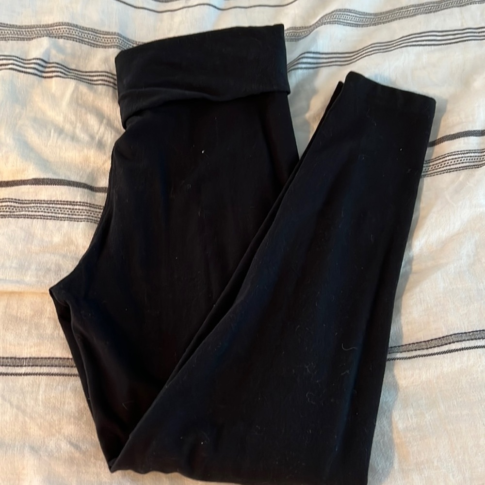 Victoria’s Secret black leggings size small only worn twice